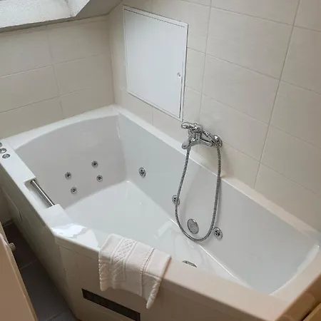 Moselromantik Am Panoramabogen Hotel