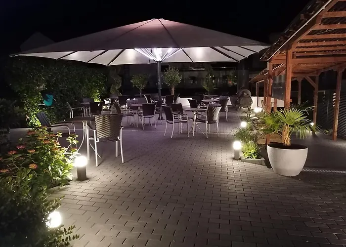 Moselromantik Am Panoramabogen מלון קוכם