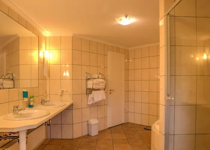 Moselromantik Am Panoramabogen מלון קוכם