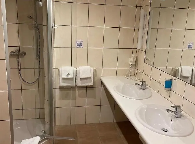 Moselromantik Am Panoramabogen فندق كوتشيم