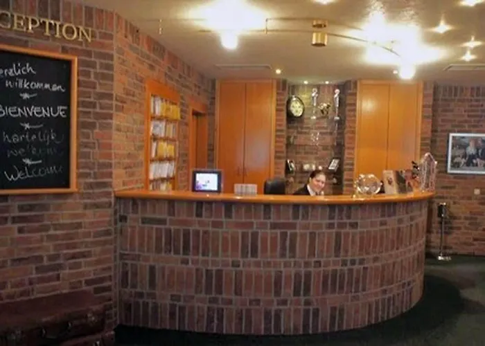 Moselromantik Am Panoramabogen מלון