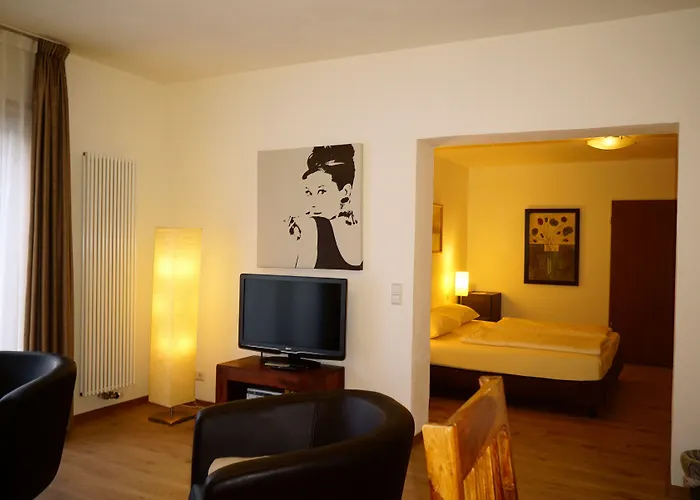 מלון Moselromantik Am Panoramabogen 3*